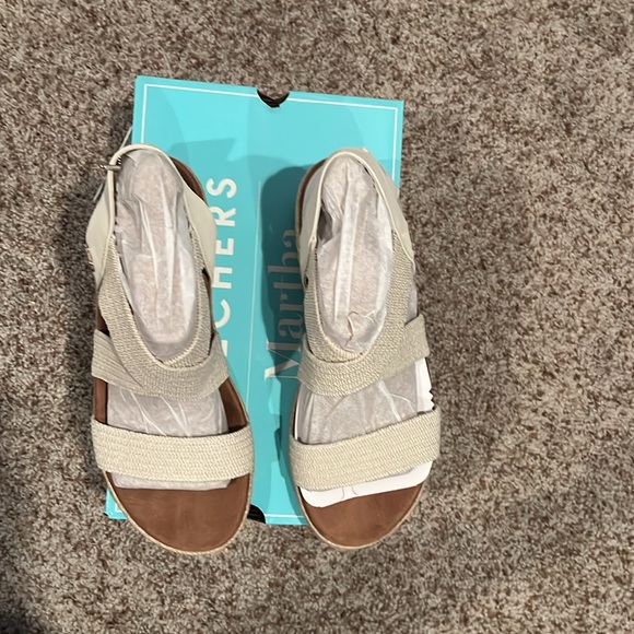 Sketchers by Martha Stewart arch fit size 8 wedge sandal - Picture 2 of 10